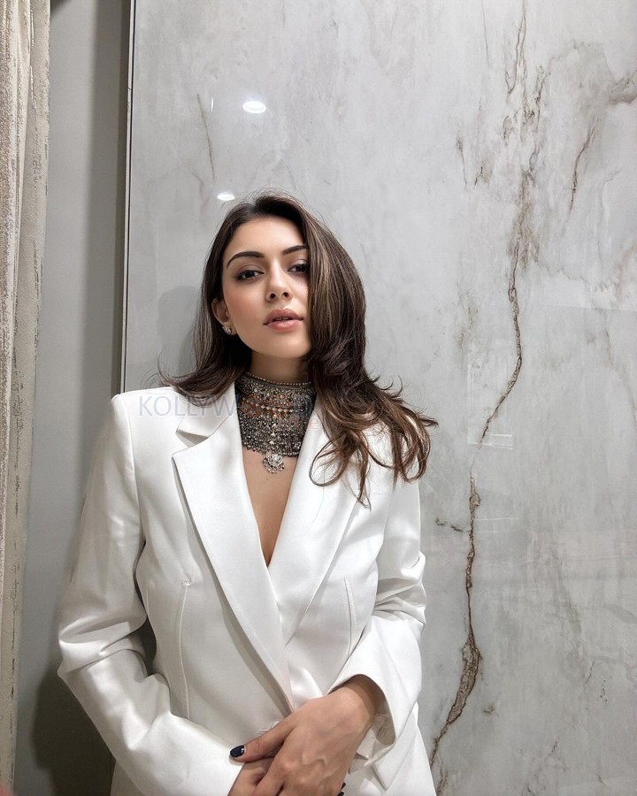 Photogenic Hansika Motwani in a White Suit Photos 03