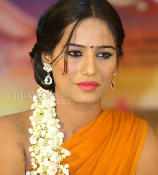 Poonam Pandey Latest Photos