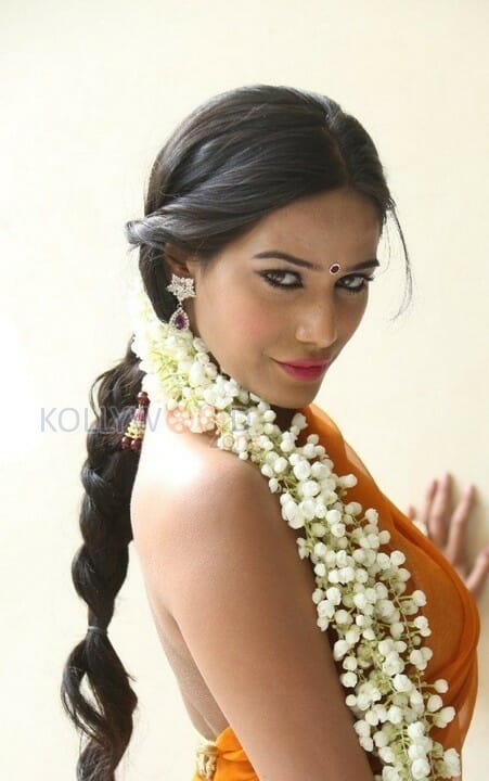 Poonam Pandey Latest Photos