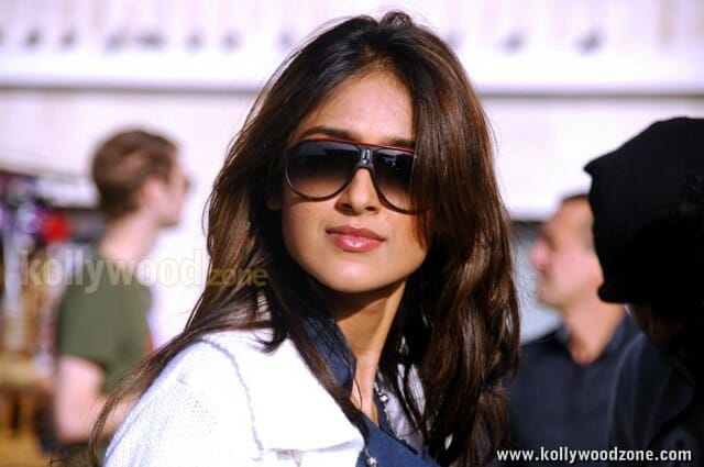 Sexy Actress Ileana In Nanban Movie Stills