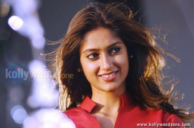 Sexy Actress Ileana In Red Dress Pictures