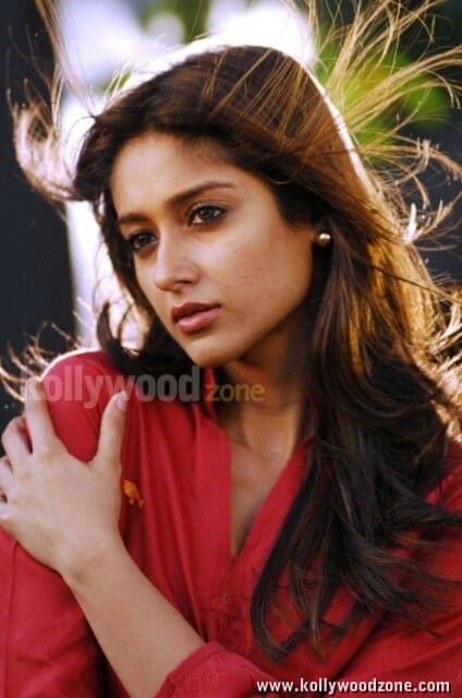 Sexy Actress Ileana In Red Dress Pictures