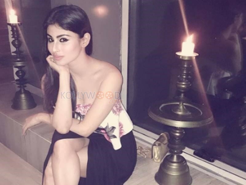 Sexy Actress Mouni Roy Photos