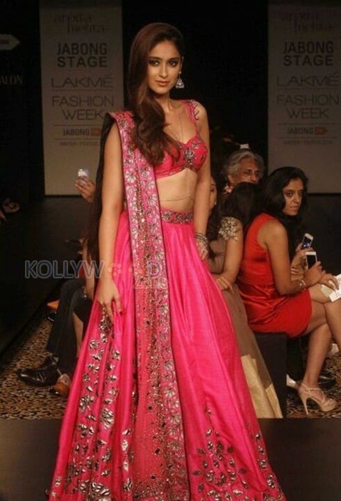 Sexy Ileana Ramp Walk Photos