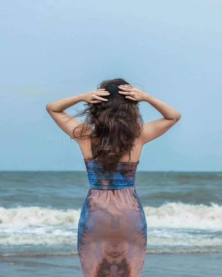 Sexy Iswarya Menon on the Beach Photos 03