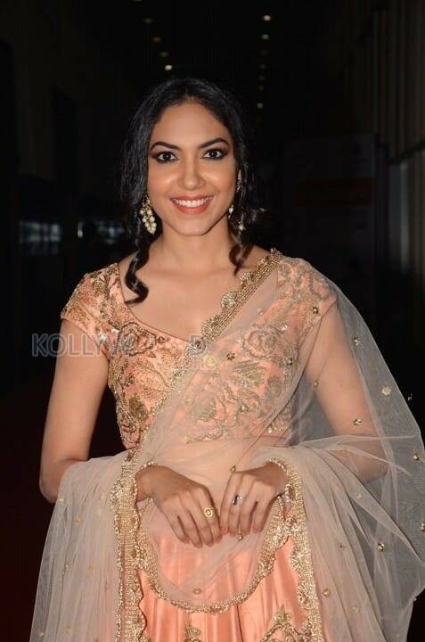 Telugu Actress Ritu Varma New Photos