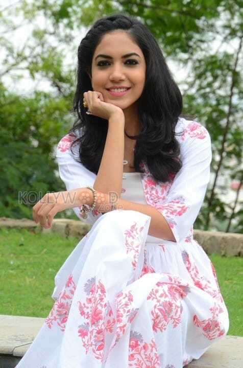 Telugu Actress Ritu Varma New Pictures