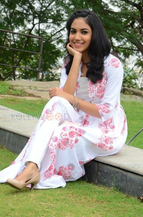 Telugu Actress Ritu Varma New Pictures