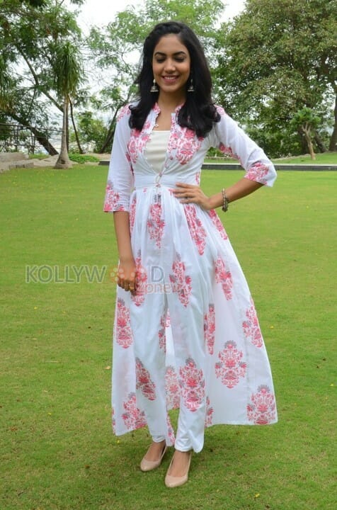 Telugu Actress Ritu Varma New Pictures