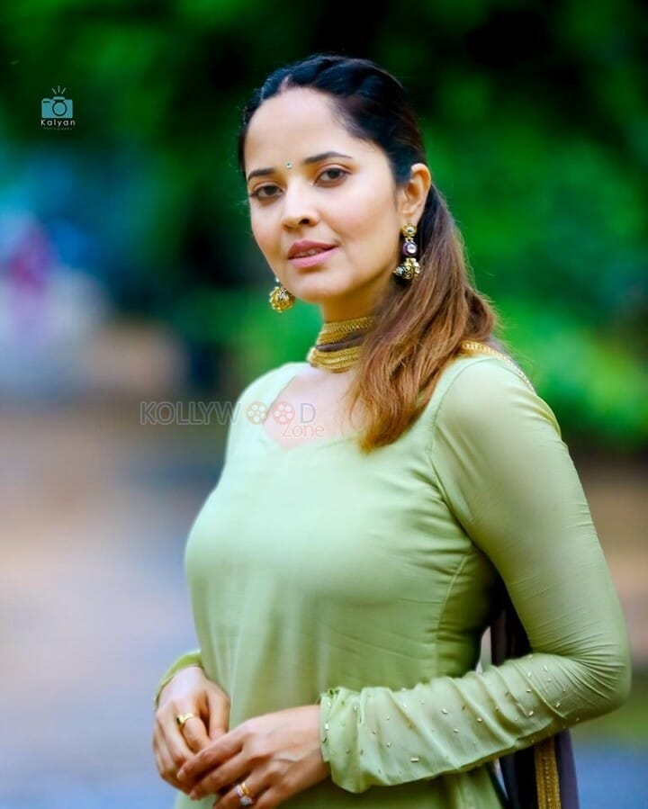 Telugu Anchor Anasuya Photo Shoot Pictures