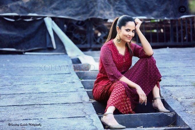 Telugu Anchor Anasuya Photos