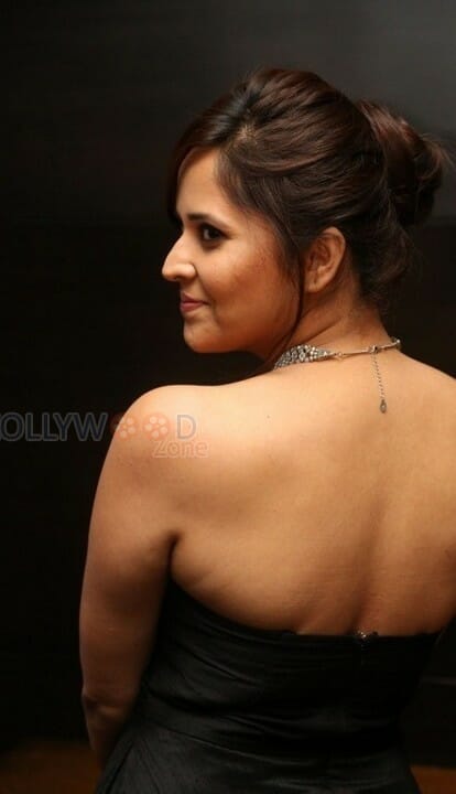 Telugu Beauty Anasuya New Pictures