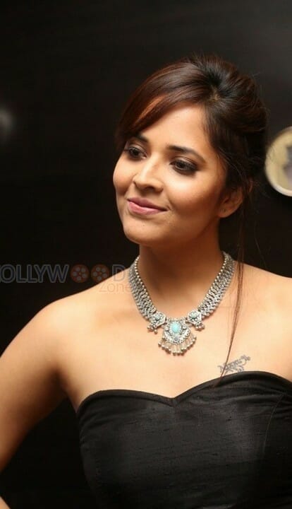 Telugu Beauty Anasuya New Pictures