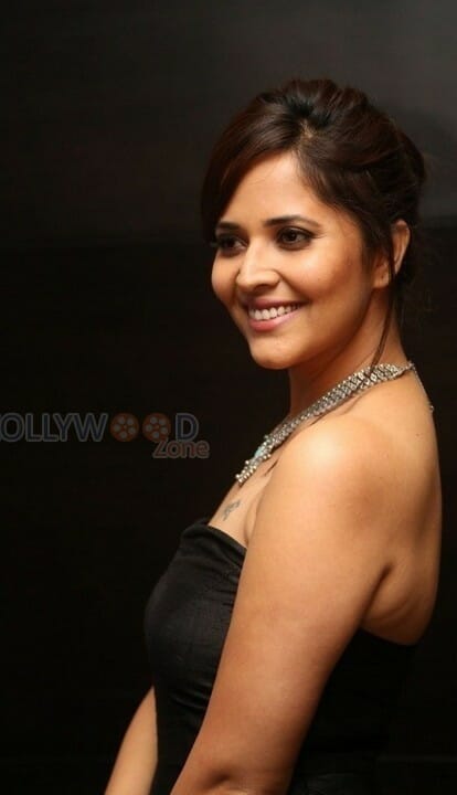 Telugu Beauty Anasuya New Pictures