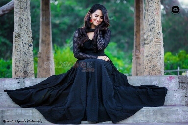 Telugu Television Anchor Anasuya Bharadwaj Photos