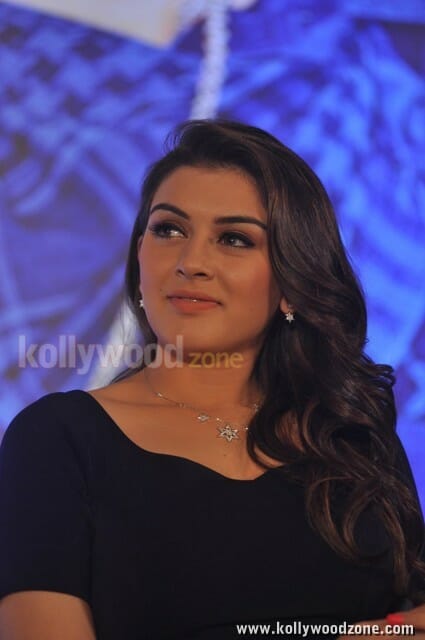 Theeya Velai Seiyyanum Kumaru Heroine Hansika Hot Photos