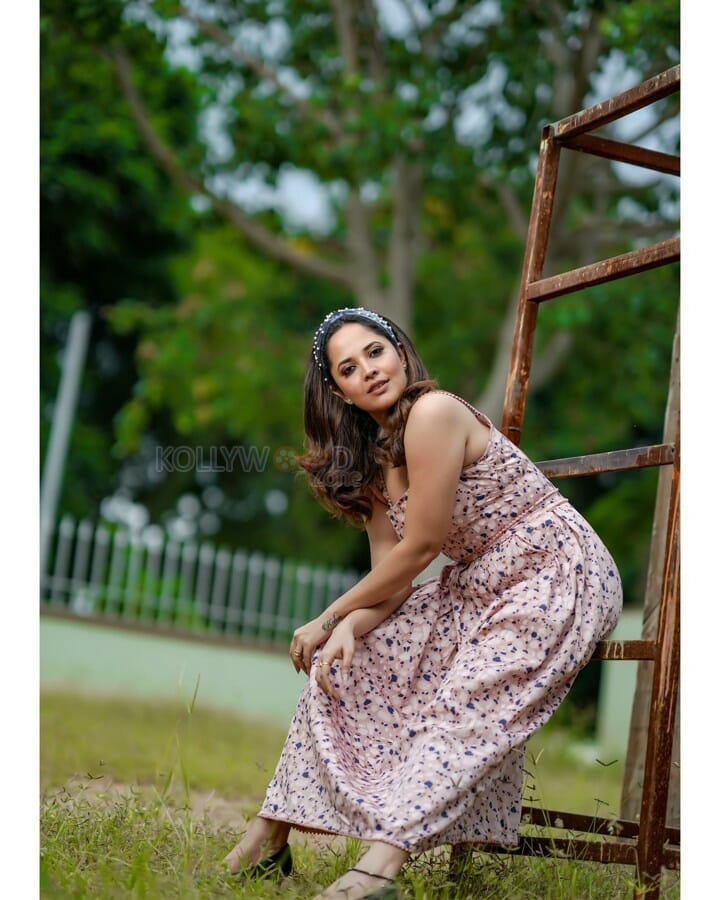 Tollywood Anchor And Actress Anasuya Bharadwaj Photoshoot Pictures