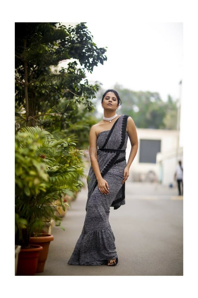 Tollywood Anchor And Actress Anasuya Bharadwaj Photoshoot Pictures