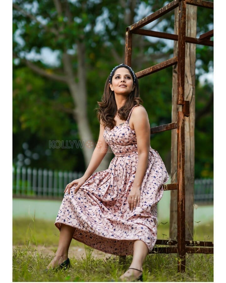 Tollywood Anchor And Actress Anasuya Bharadwaj Photoshoot Pictures