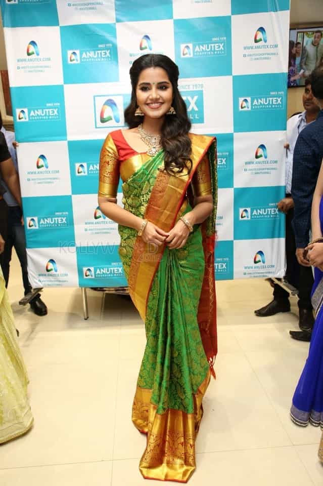 Actress Anupama Parameswaran At Anutex Shopping Mall Grand Festival Prizes And Collection Launch Photos