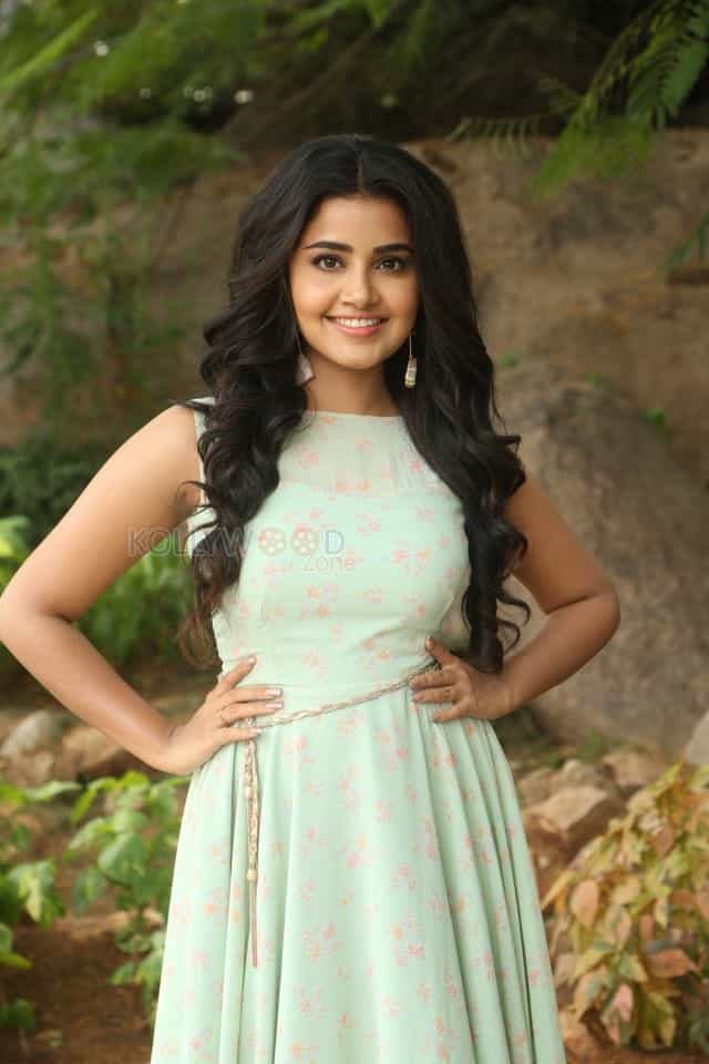 Actress Anupama Parameswaran New Photo Shoot Pictures