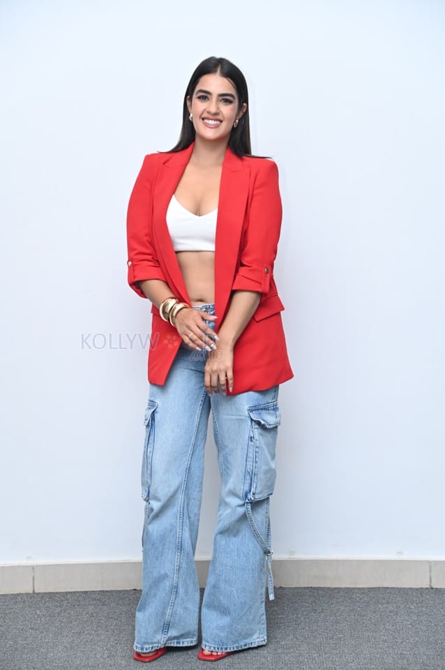 Actress Kavya Thapar at Double Ismart Interview Pictures 20