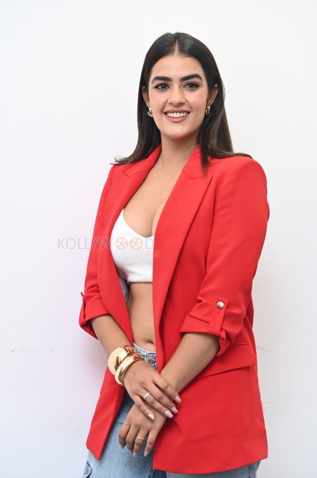 Actress Kavya Thapar at Double Ismart Interview Pictures 68