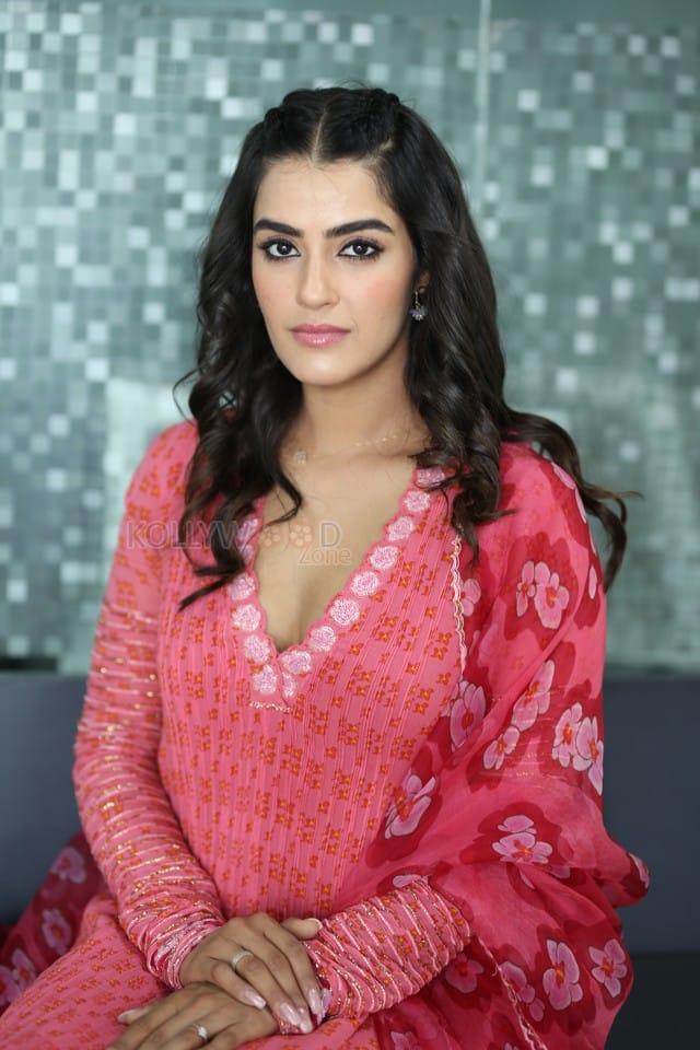 Actress Kavya Thapar at Eagle Movie Interview Photos 62