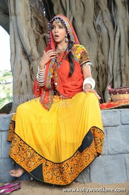 Actress Manchu Lakshmi Photos