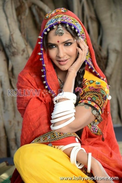 Actress Manchu Lakshmi Photos