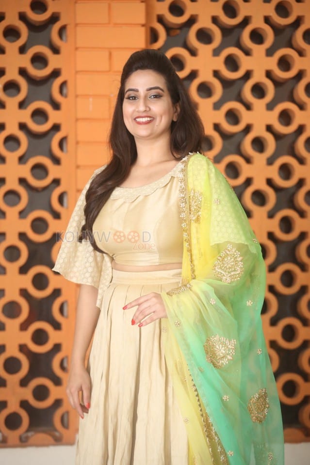 Actress Manjusha At Chiranjeevi Rd Birthday Celebrations Photos