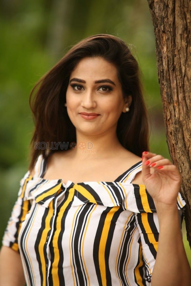 Actress Manjusha At Savyasachi Movie Trailer Launch Photos