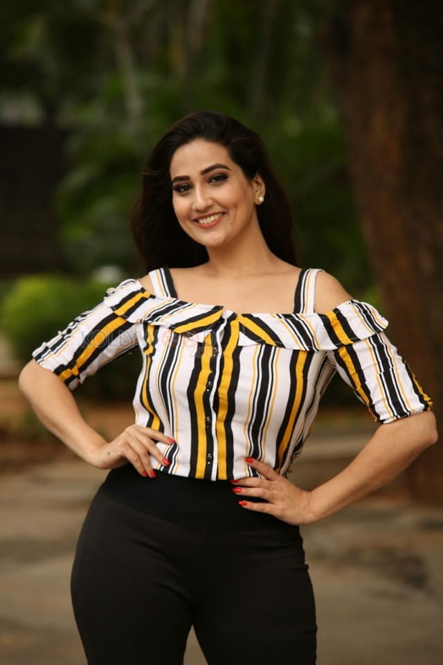 Actress Manjusha At Savyasachi Movie Trailer Launch Photos