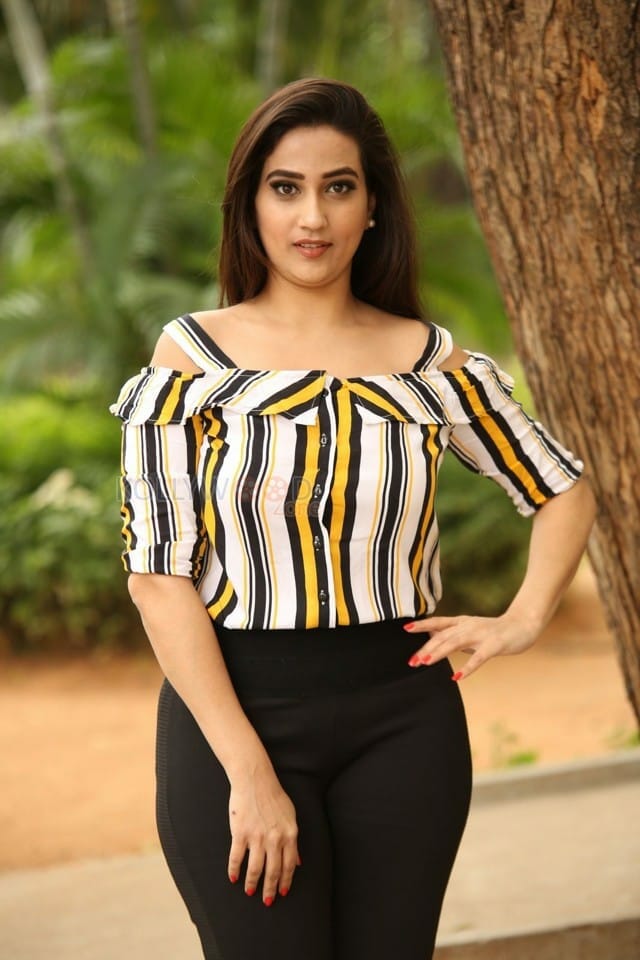 Actress Manjusha At Savyasachi Movie Trailer Launch Photos