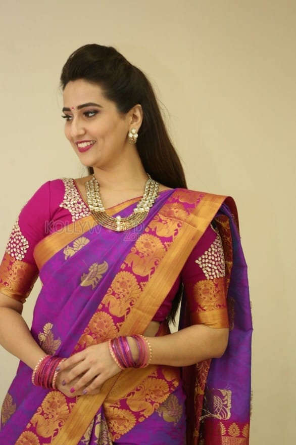 Actress Manjusha Traditional Saree Photos