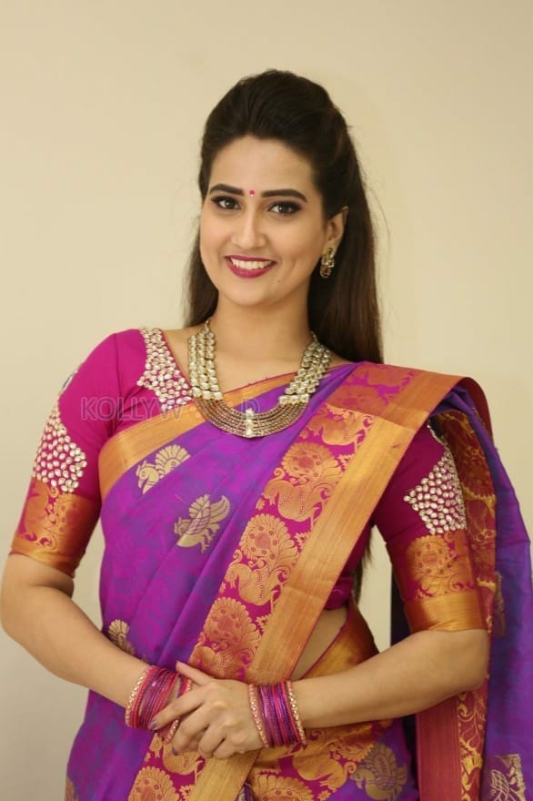 Actress Manjusha Traditional Saree Photos