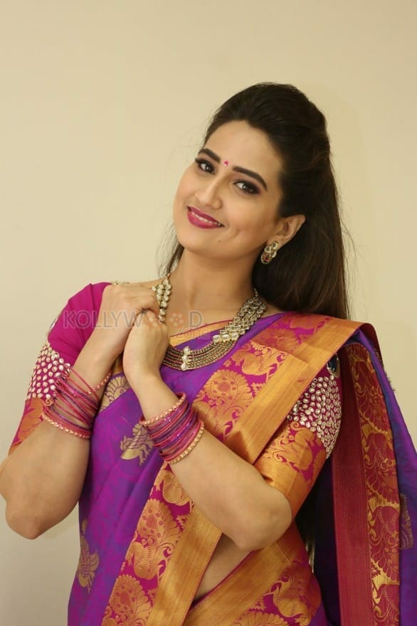 Actress Manjusha Traditional Saree Photos 12 (84835) | Kollywood Zone