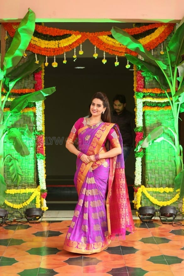 Actress Manjusha Traditional Saree Photos