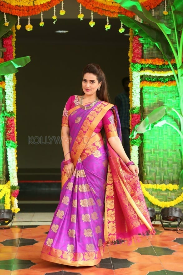 Actress Manjusha Traditional Saree Photos