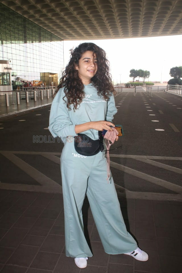 Actress Mithila Palkar at Airport Pictures