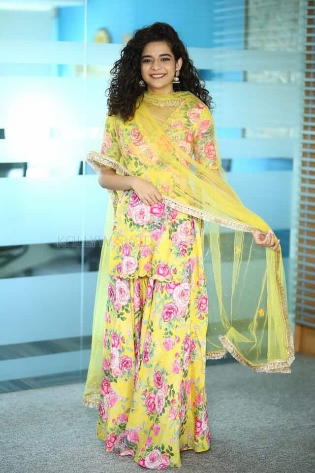 Actress Mithila Palkar at Ori Devuda Movie Interview Pictures 07