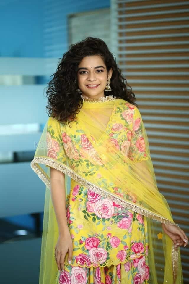 Actress Mithila Palkar at Ori Devuda Movie Interview Pictures 08