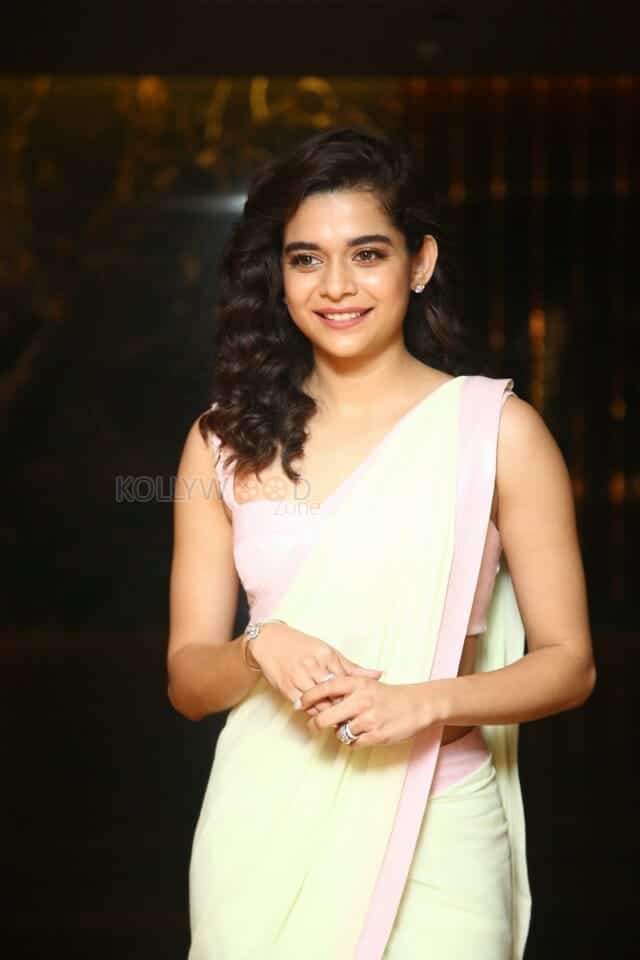 Actress Mithila Palkar at Ori Devuda Trailer Launch Photos 19