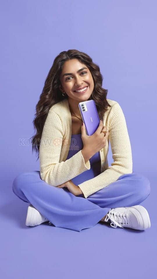 Actress Mrunal Thakur Promoting Nokia Mobile Phones Photos 03