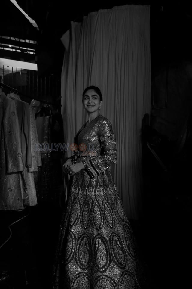 Actress Mrunal Thakur in a Black and White Lehenga Photos 04