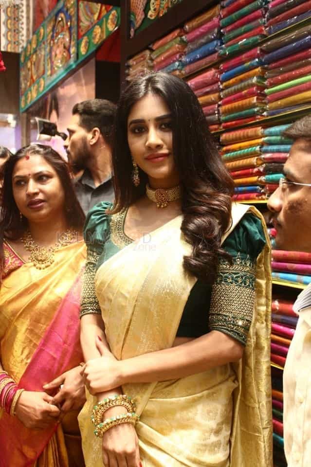 Actress Nabha Natesh Launches Sri Kanchi Alankar Silks At Saroornagar Photos