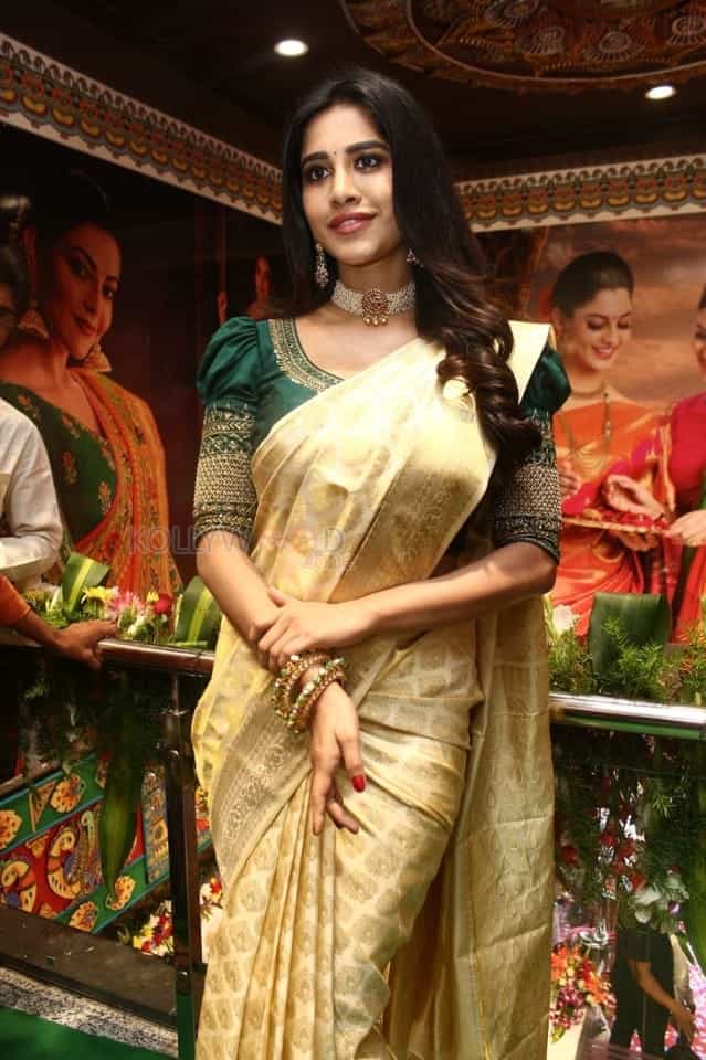 Actress Nabha Natesh Launches Sri Kanchi Alankar Silks At Saroornagar Photos