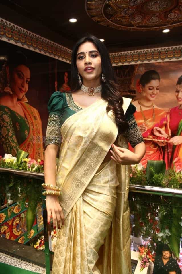 Actress Nabha Natesh Launches Sri Kanchi Alankar Silks At Saroornagar Photos