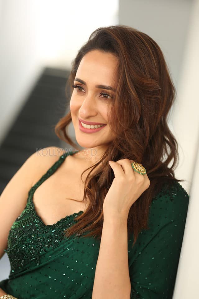 Actress Pragya Jaiswal at Daaku Maharaaj Interview Photos 21