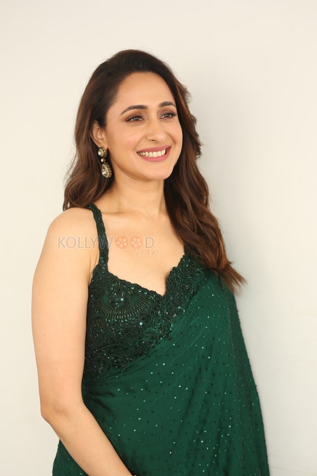 Actress Pragya Jaiswal at Daaku Maharaaj Interview Photos 50